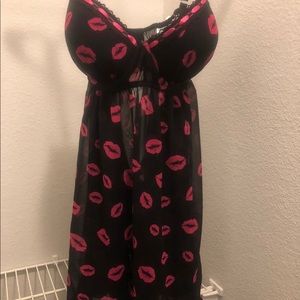 NWT BEAUTIFUL AND ELEGANT SHEER BABYDOLL NIGHTIE WITH UNDIES